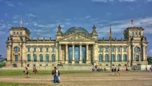 לחיות ולעבוד בברלין ולהנות מחיי התרבות של העיר 